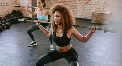 exercice fessiers 2 squat avec barre